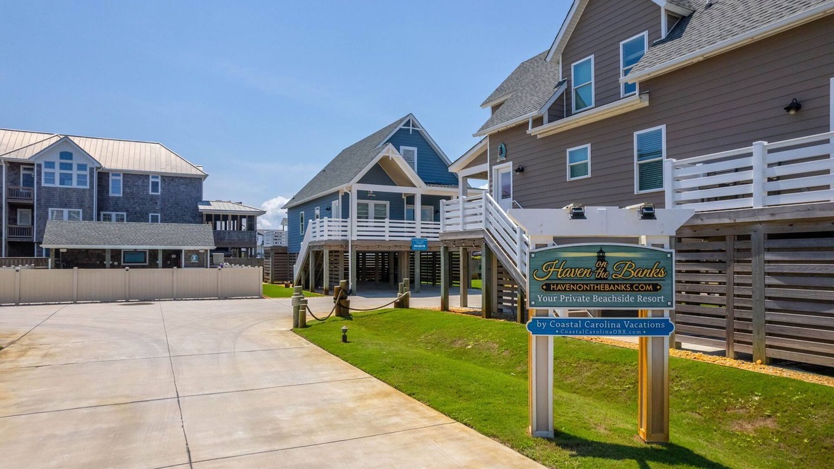 Nags Head House | Haven on the Banks: Semi-Oceanfront, Community Pool, Perfect for Wedding Parties