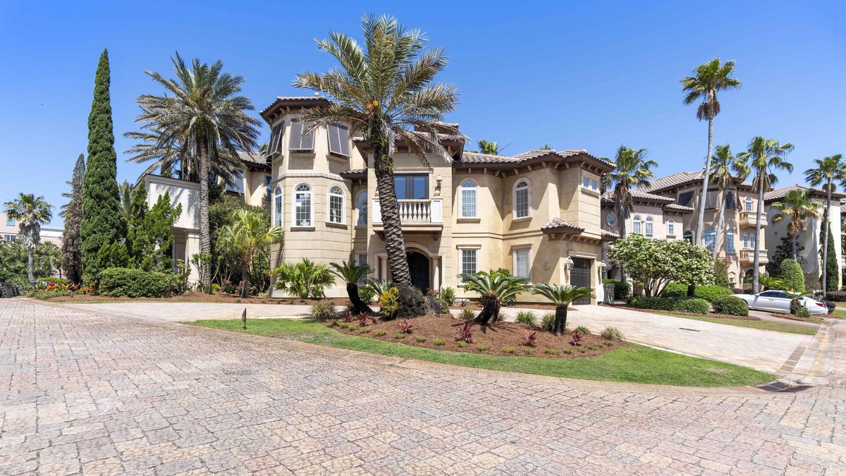 St. Tropez Villa | Haven's Getaway-Fantastic Community Pool | Steps From Beach!