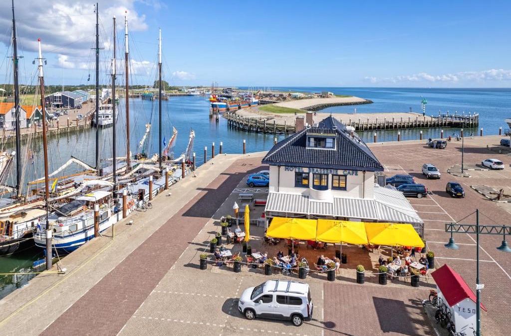 Oudeschild Hotel | Havenhotel At Sea Texel
