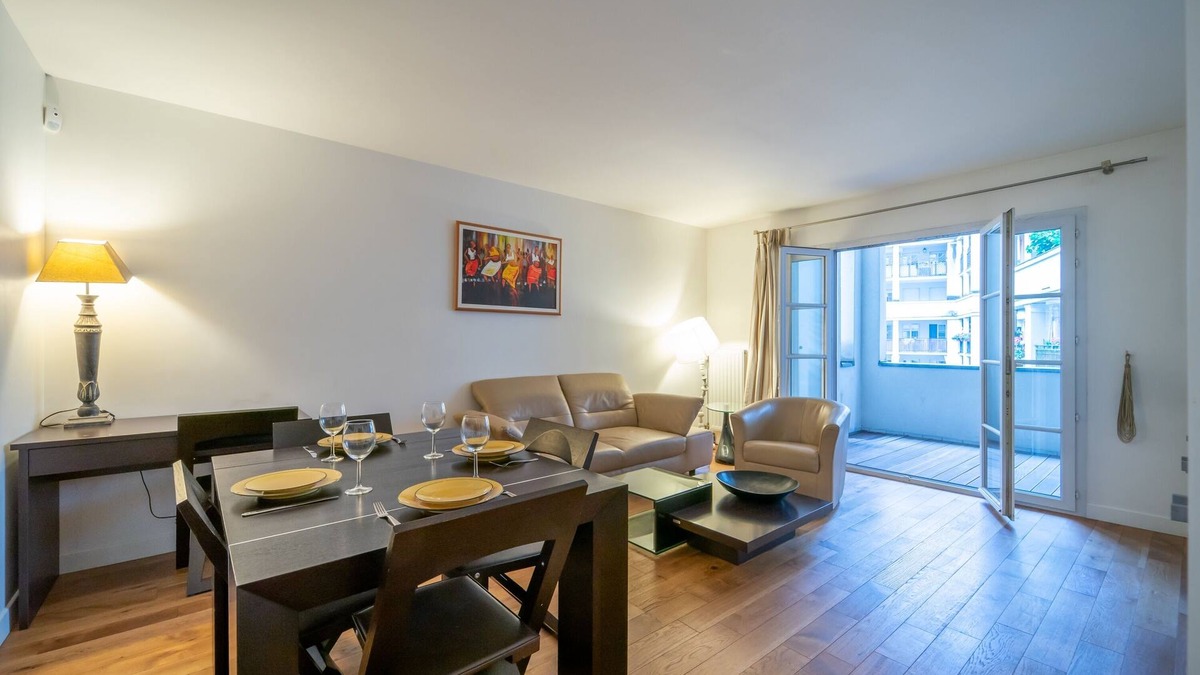 Faubourg de l'Arche Apartment | Havre de paix - Appt avec terrasse