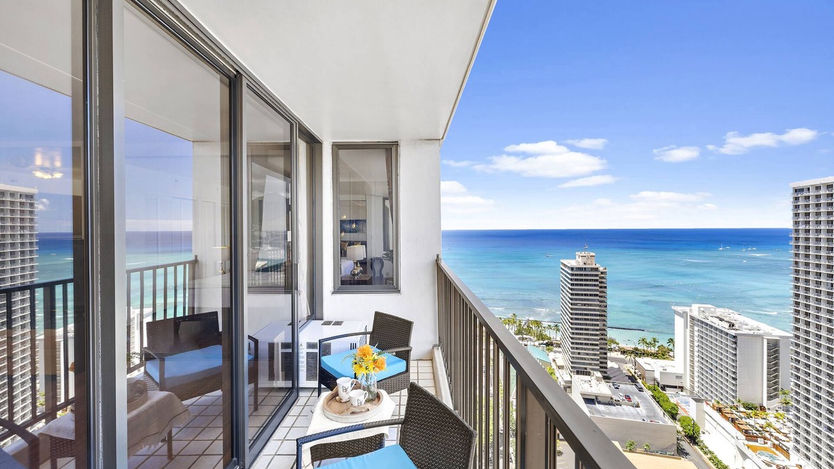 Diamond Head - Kapahulu - St. Louis Condo | Hawaii Dream Escape: Ocean Views & Free Parking