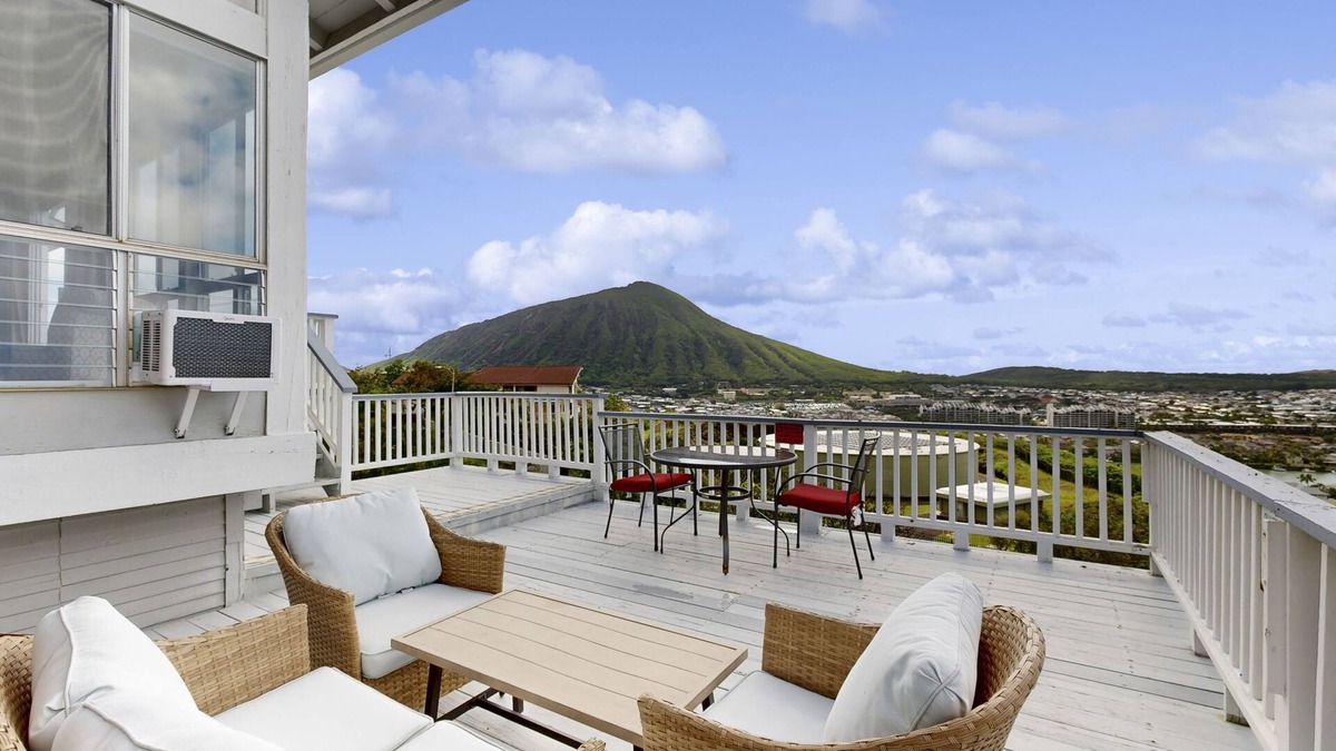 Hawaii Kai House | Hawaii Kai Dream with large lanai, ocean views, & a home office - near beaches