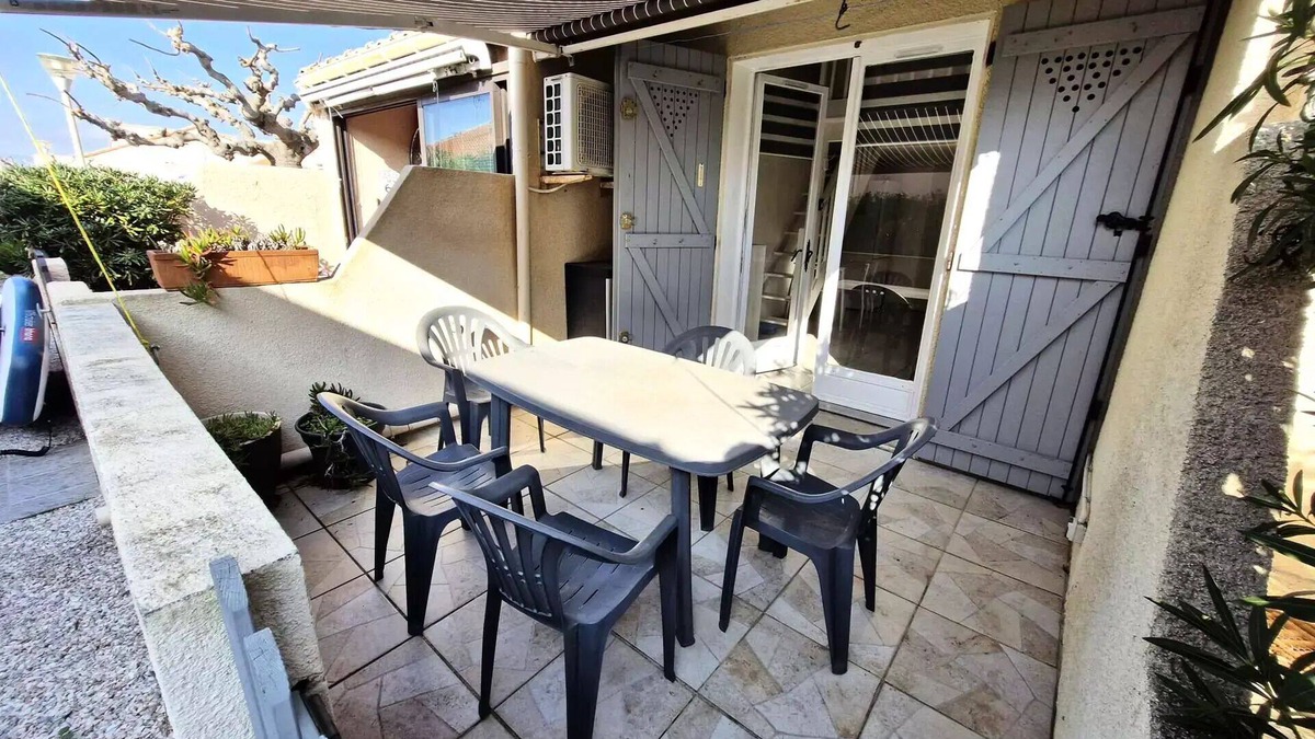 Port Leucate Villa | Hawaii Residence 1 - VILLA T1 MEZZ 4 sleeping accommodations PORT LEUCATE. Ref: 7H1 444