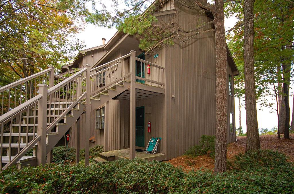 Maple City Hotel | Hawks Nest 58