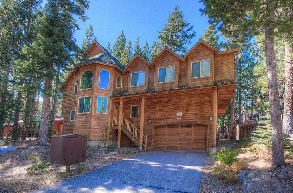 North Upper Truckee House | Hawks View Hideaway by Lake Tahoe Accommodations