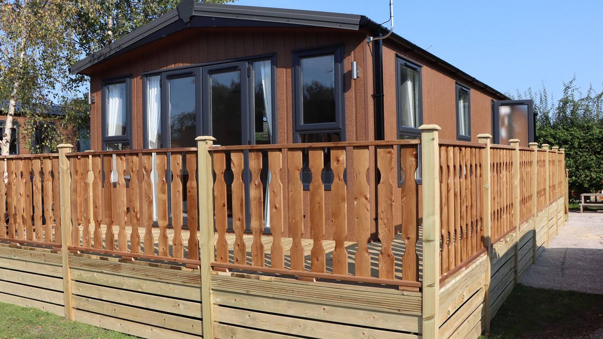 South Lakeland Leisure Village Cottage | HAWTHORN LODGE, family friendly in South Lakeland Leisure Village