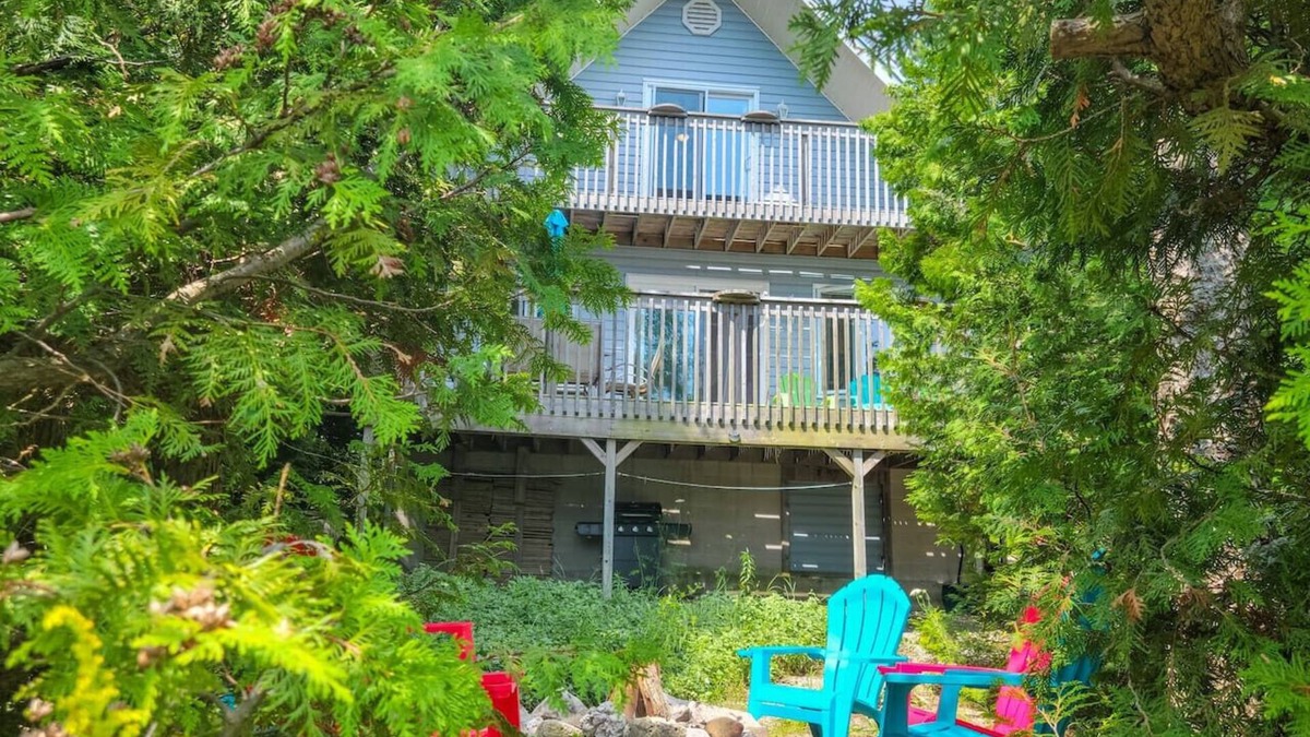 Tobermory Apartment | Hay Bay Getaway - Lake Huron Water View