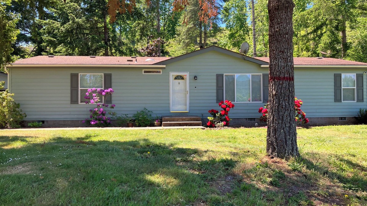 Fall Creek House | Hayden’s Green Acres on Big Fall Creek, 3BR 2Bath including River Access