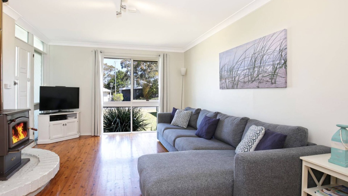 Callala Beach House | Hayes @ Jervis Bay - Pet Friendly Award Winner - 4 Mins to Beach