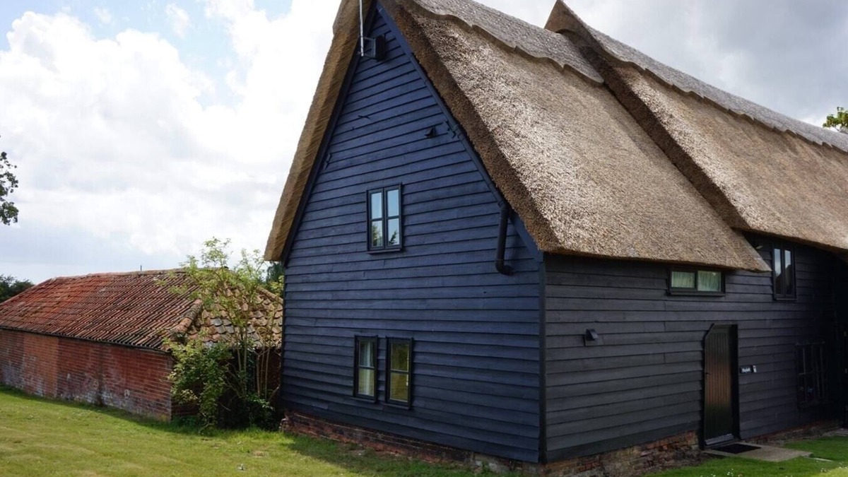 Saxmundham Apartment | Hayloft at Valley Farm Barns, Snape