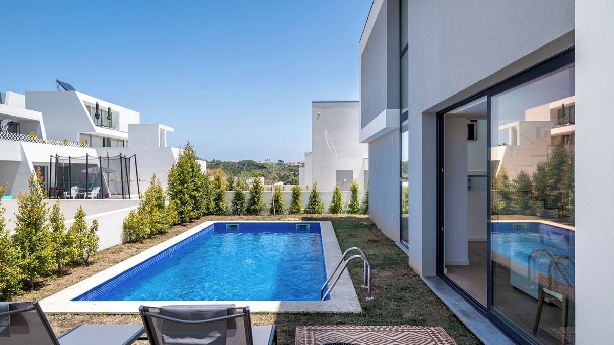 Santa Maria e Sao Miguel Villa | Hazel Green Villa, Sintra, Lisbon