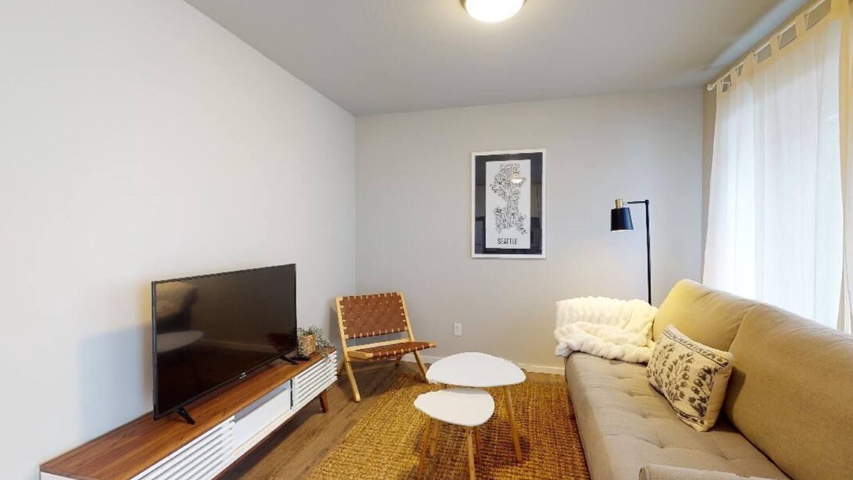 Snohomish Apartment | Hazel's Hideaway: A/C in walkable neighborhood