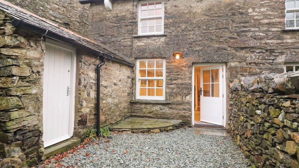 Low Newton Cottage | HAZELRIGG COTTAGE, pet friendly, with open fire in Newby Bridge