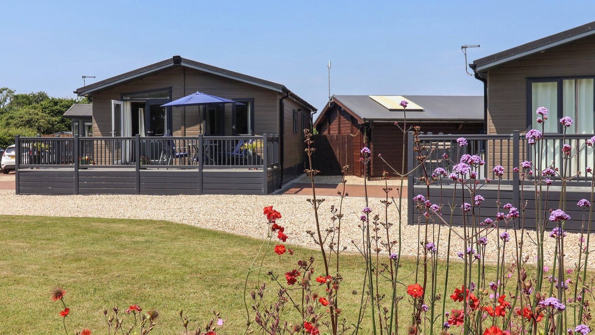 Combpyne Cottage | HAZELWOOD 2, family friendly, with pool in Lyme Regis