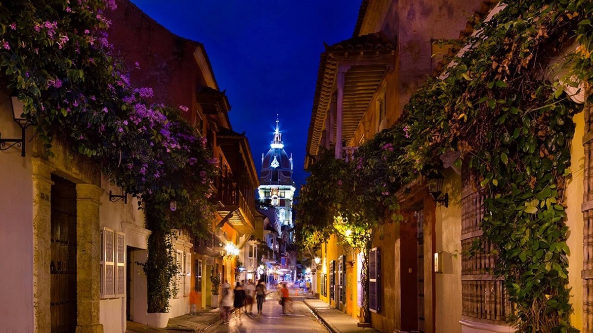 Cartagena Walled City Cabin | Hb-kjf Boutique Hotel Room With Jacuzzi Air Conditioning And Wifi