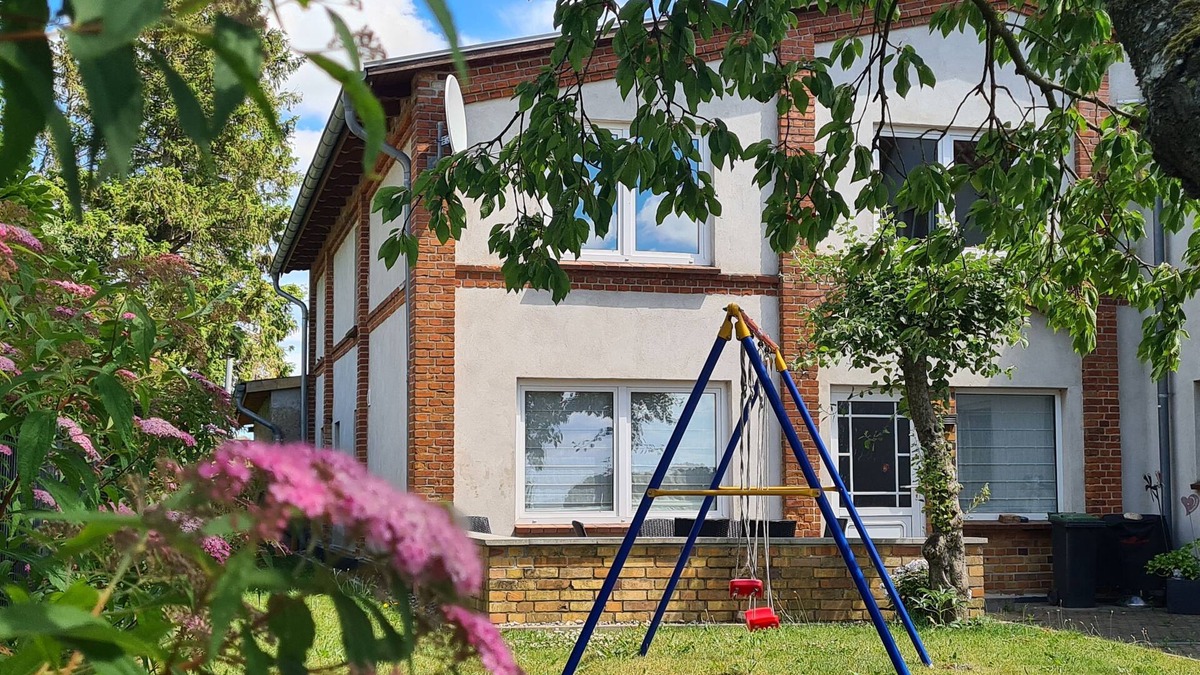 Kroepelin Apartment | HB Landhaus am Bauernhof in Ostseeland - 4-room country house with barbecue terrace