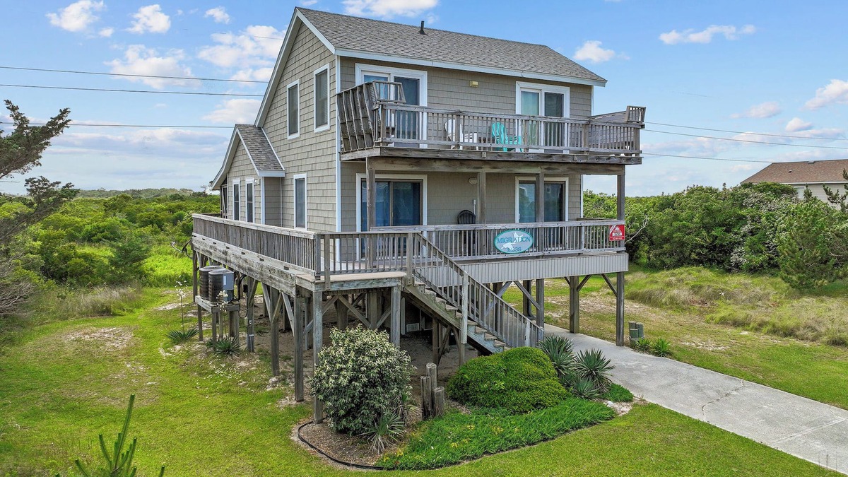 South Nags Head House | Head for the beach and settle into Migration!