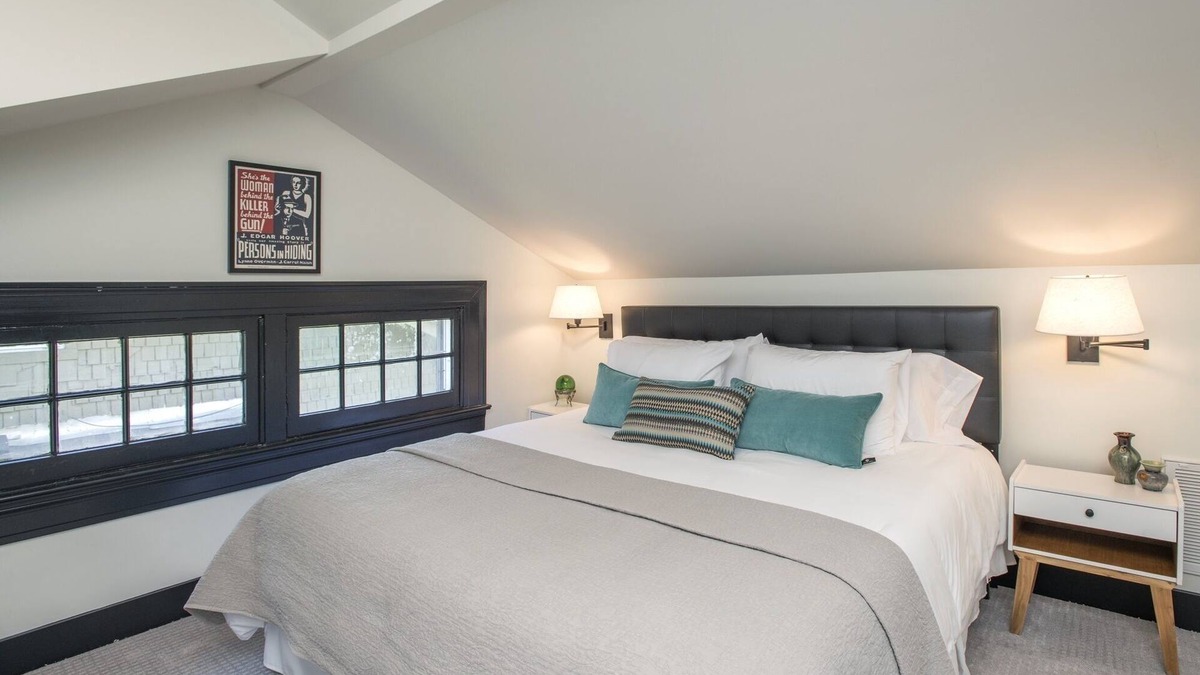 12 South House | Heart of 12th South - 1 bed, 1 bath Cozy Suite in Nashville