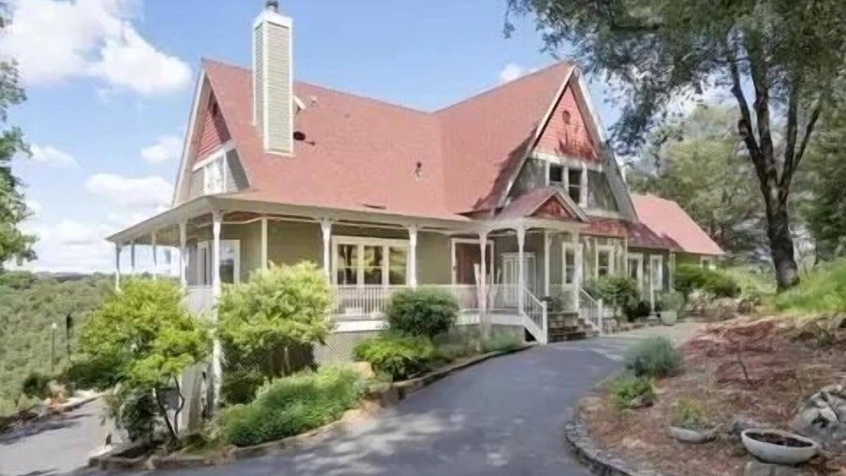 Shenandoah Valley House | Heart of Amador Wine Country Private 40 acres and VIEWS!