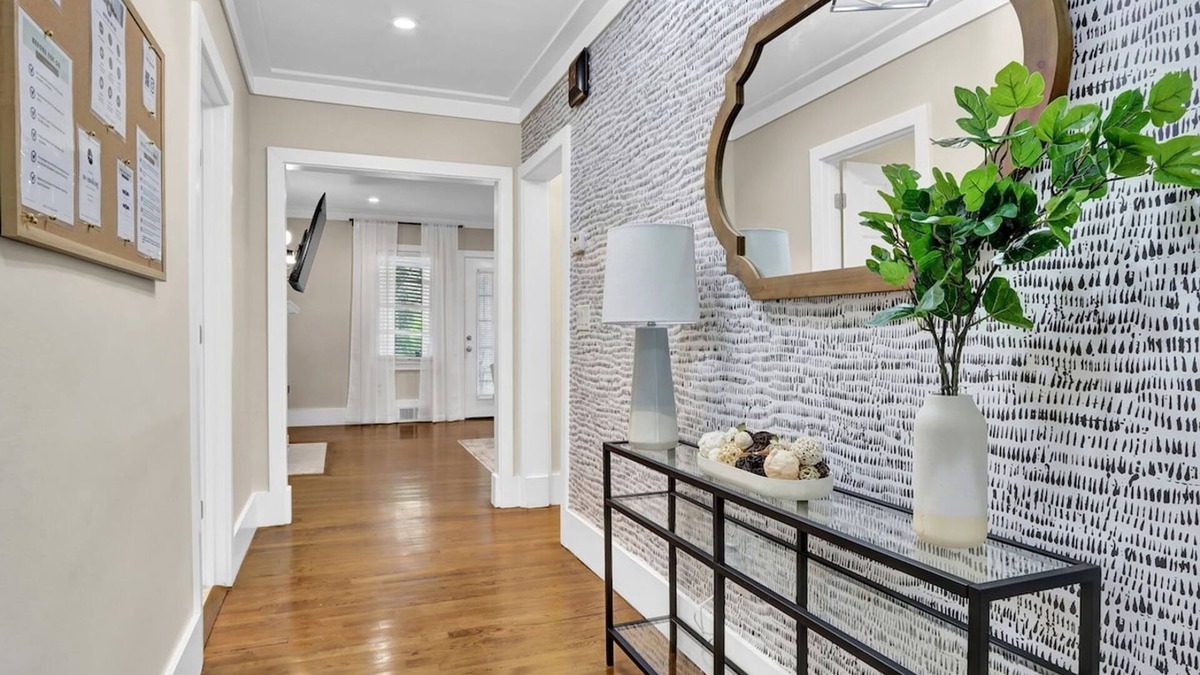 Buckhead Apartment | Heart of Buckhead Message Now for Summer Special