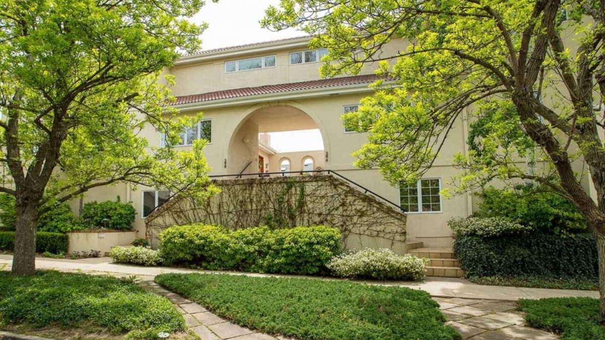 Cherry Creek House | Heart of Cherry Creek | Group Retreat | Hot Tub