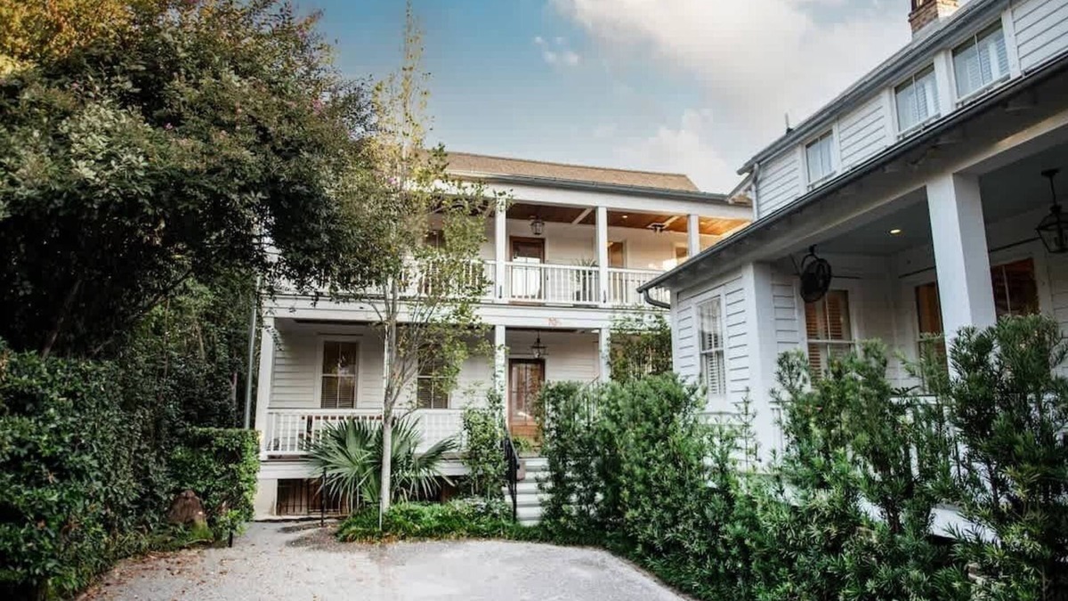 Cannonborough Elliotborough House | Heart of Downtown - All En-suites baths!