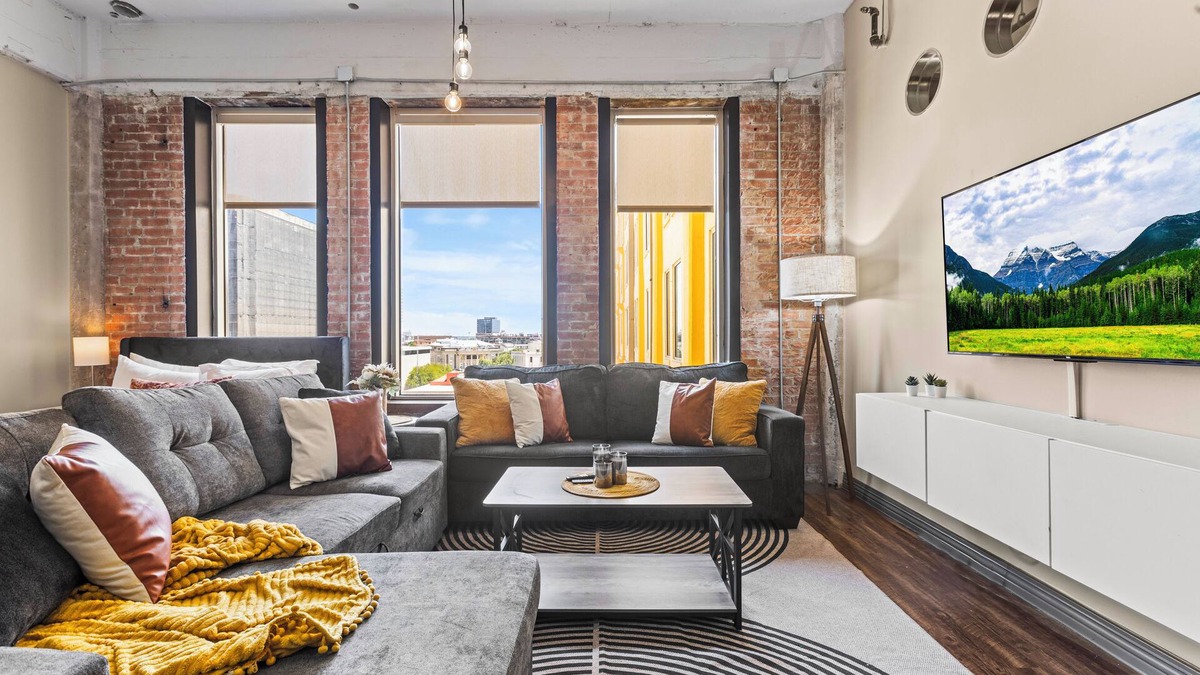 Downtown Dallas Apartment | Heart of Downtown Dallas: 2BR 2BA Getaway