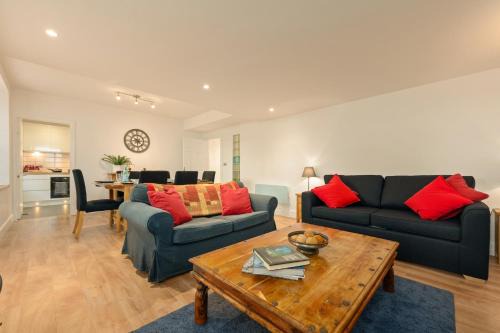 Old Town Apartment | Heart of Edinburgh's Historic Old Town - Blair Street