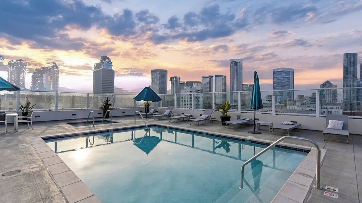 Civic Core Apartment | Heart of Gaslamp w/Pool & FREE PKG