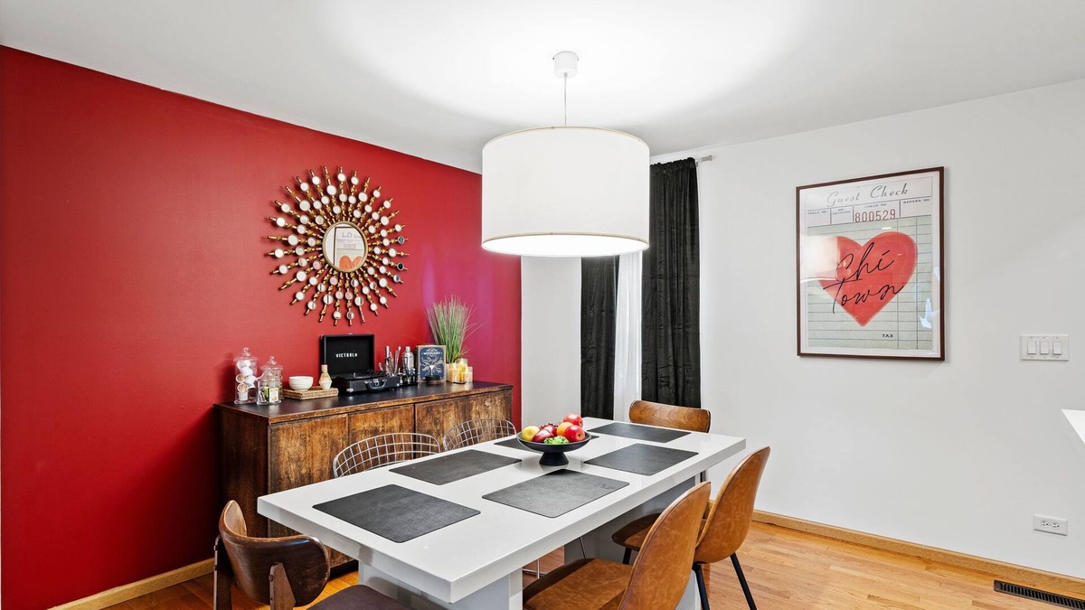 Chicago House | Heart Of Humboldt Park- Near IMD/Logan Square/Bucktown/Downtown Chicago