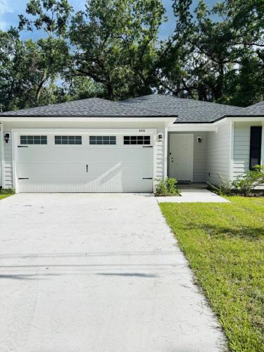 Northside House | Heart of Jax Stylish Escape