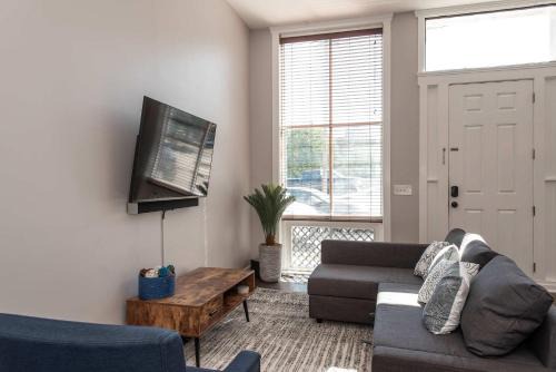 Covington House | Heart of Mainstrasse 1