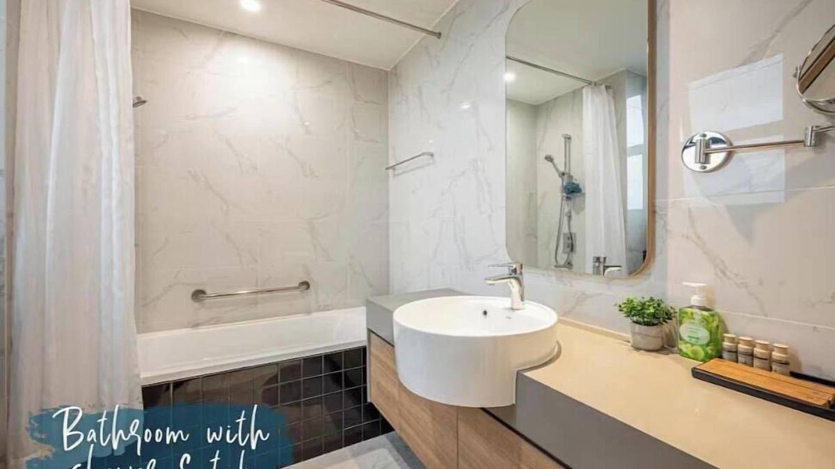 Bouvet Island Apartment | Heart of Saigon: 3BR4bed Chic Apt, Free Pool