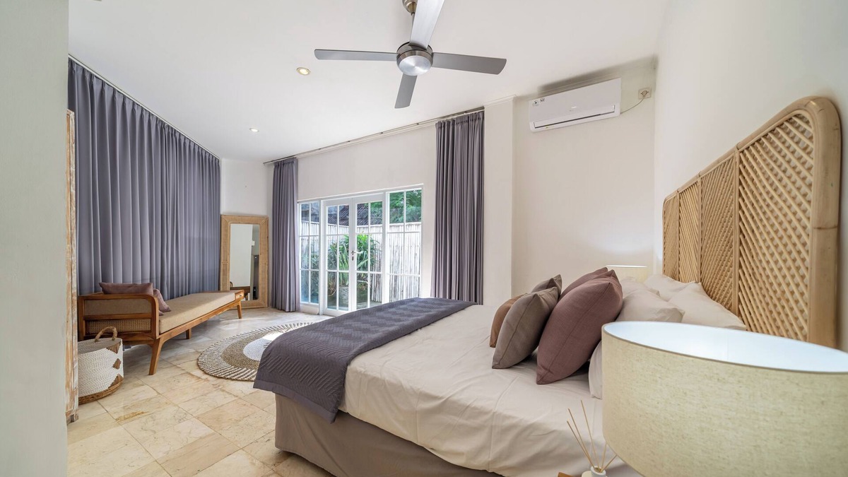 Petitenget Apartment | Heart of Seminyak 2 bed 2 bath 2 pools super quiet. Walk to Seminyak beach