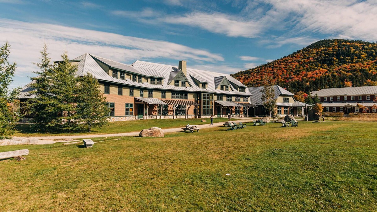 Bretton Woods Condo | Heart of the Presidential Range! Hiker Breakfast, Shared Bath, Trail Access