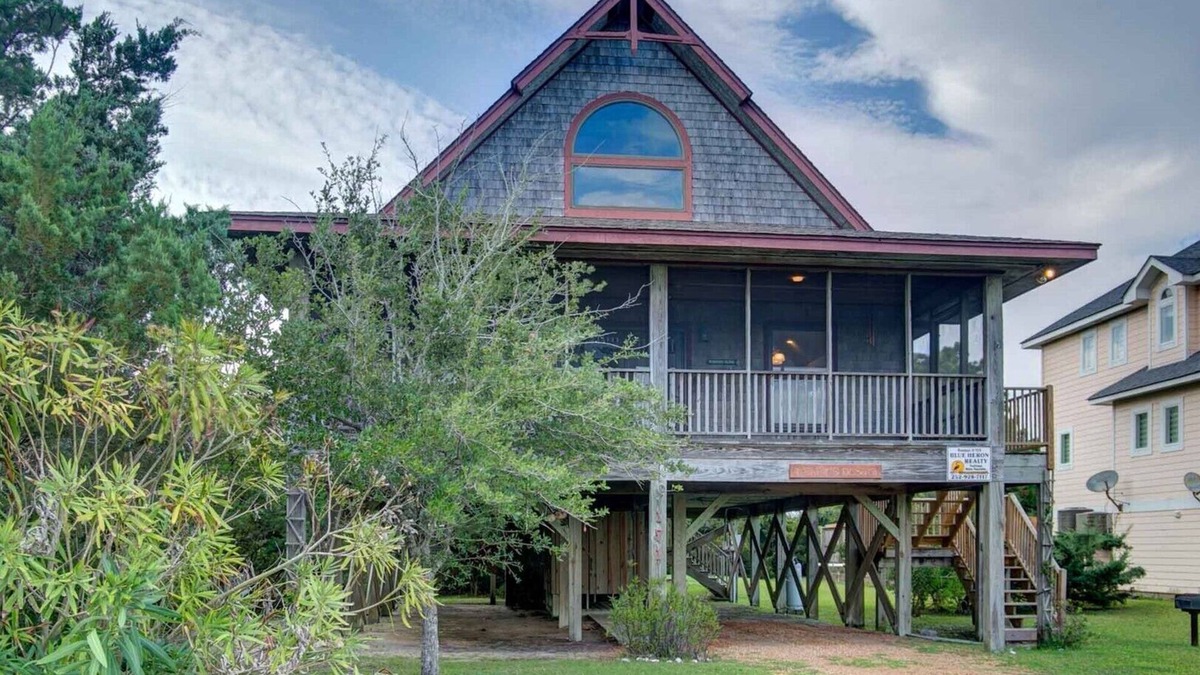 Ocracoke House | Heart's Desire is a perfect spot for your next Ocracoke family vacation.