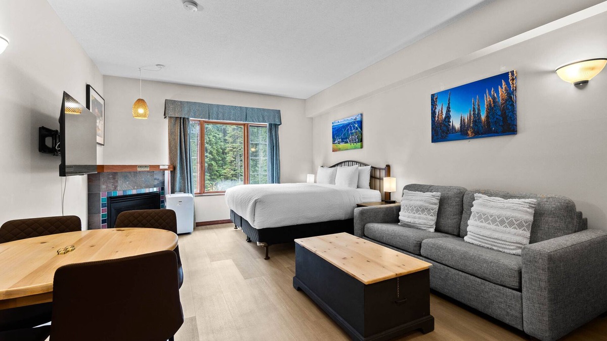 Sun Peaks Hotel | Hearthstone Lodge #219