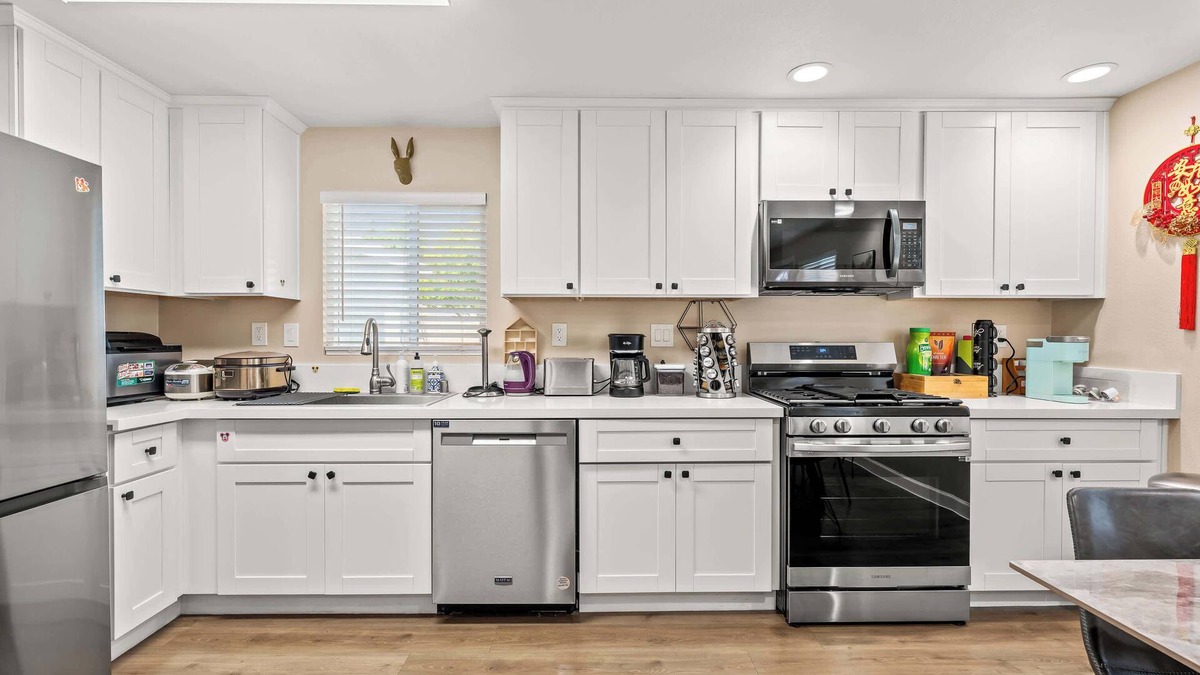 Westmont House | Heartwarming Family Stay 10 Min Walk to Pomona Valley Hospital