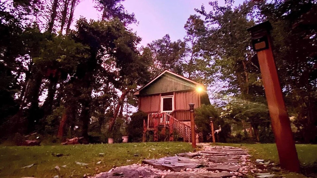 Skyland House | Heartwood Cottage | Tiny Home Retreat + Biltmore Pass | 10min to Asheville
