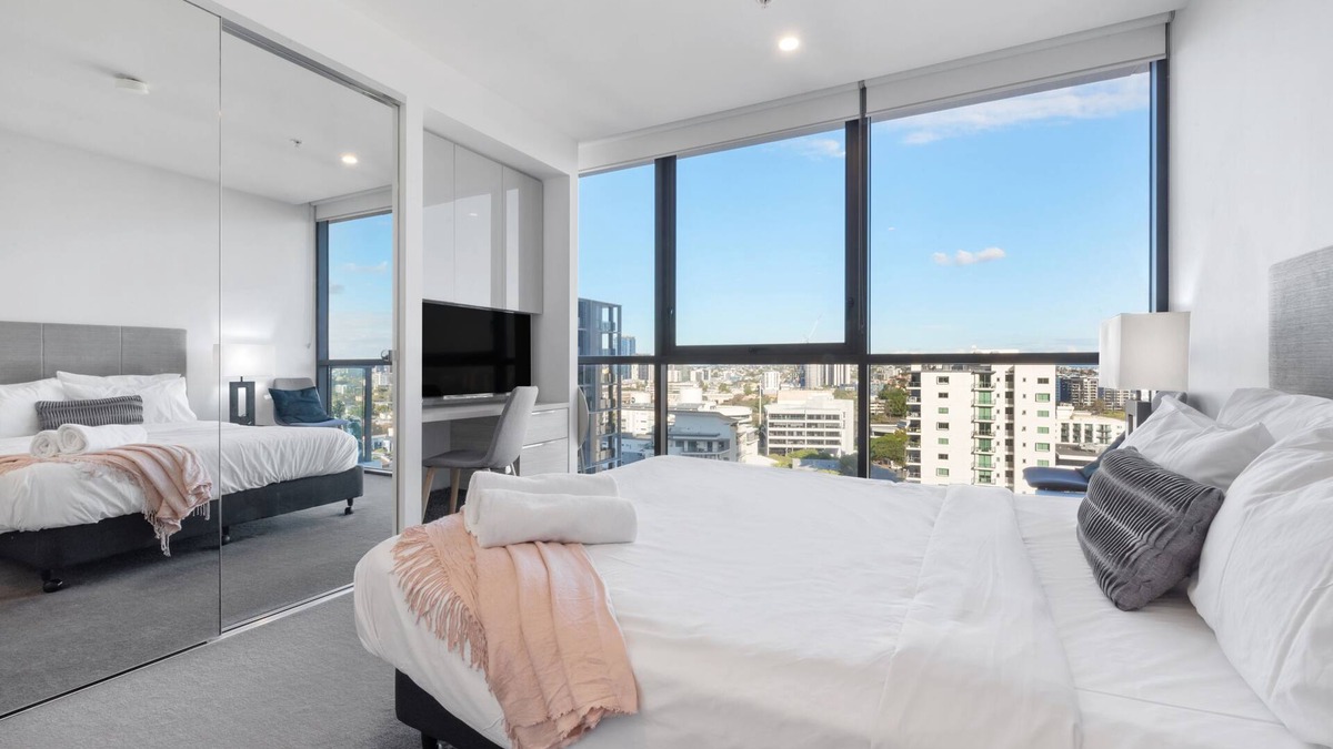 Milton Apartment | Hearty Studio Apartment, Milton Brisbane
