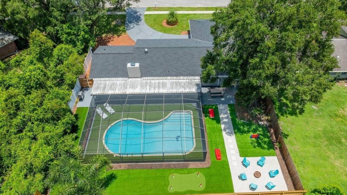 Bearss Plaza House | Heated Pool | 85"TV | Mini-Golf | Busch Gardens