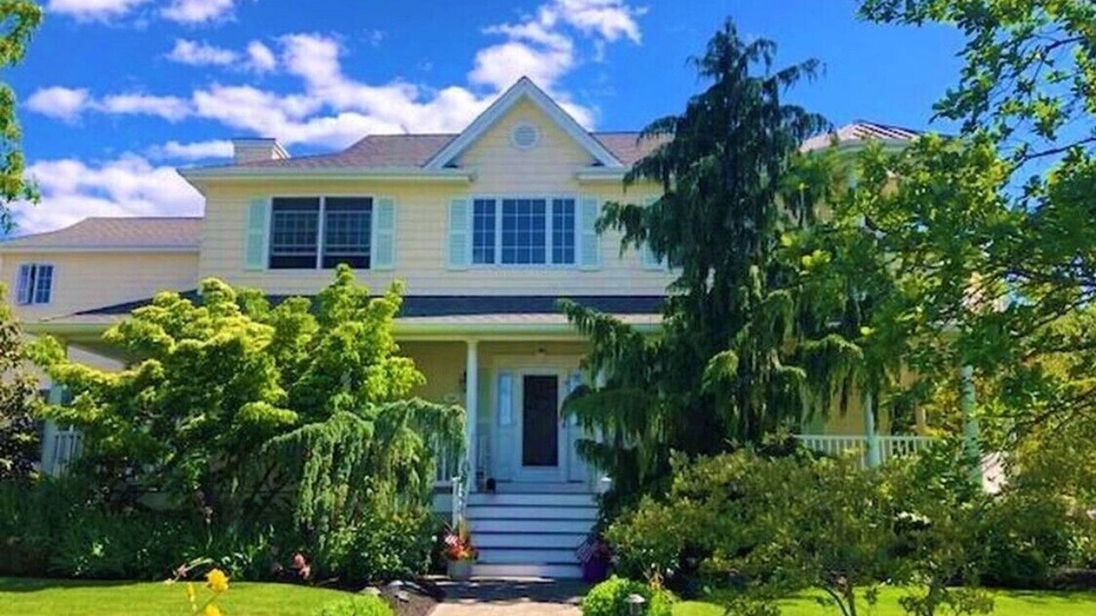 Point Pleasant Beach House | Heated Pool, Outdoor Kitchen, and More! Beautiful Shore Getaway