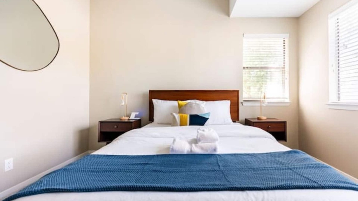 Cherrywood House | Heated Pool + 5 min to UT/Football Stadium