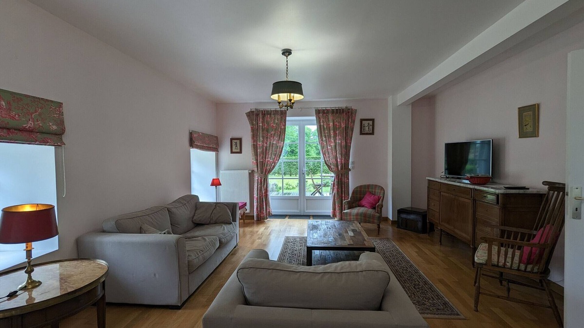 Ardentes Cottage | Heated Pool, Canoeing, Fishing, near Châteauroux and George Sand's House