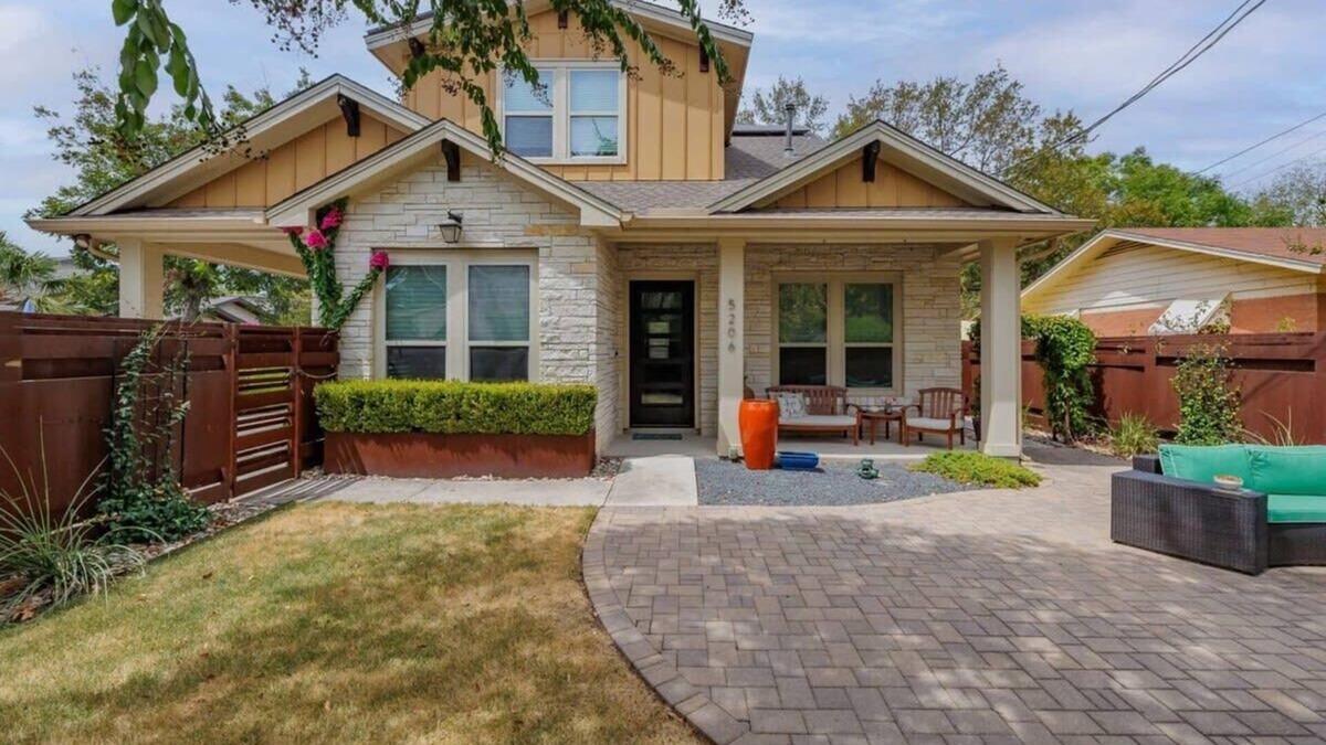 Brentwood House | Heated Pool,Central location| Wind Down - Portoro