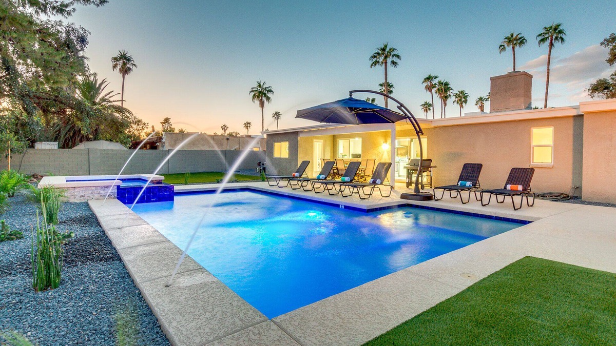 Raskin Estates House | Heated Pool Paradise. Putting Green! Oasis!