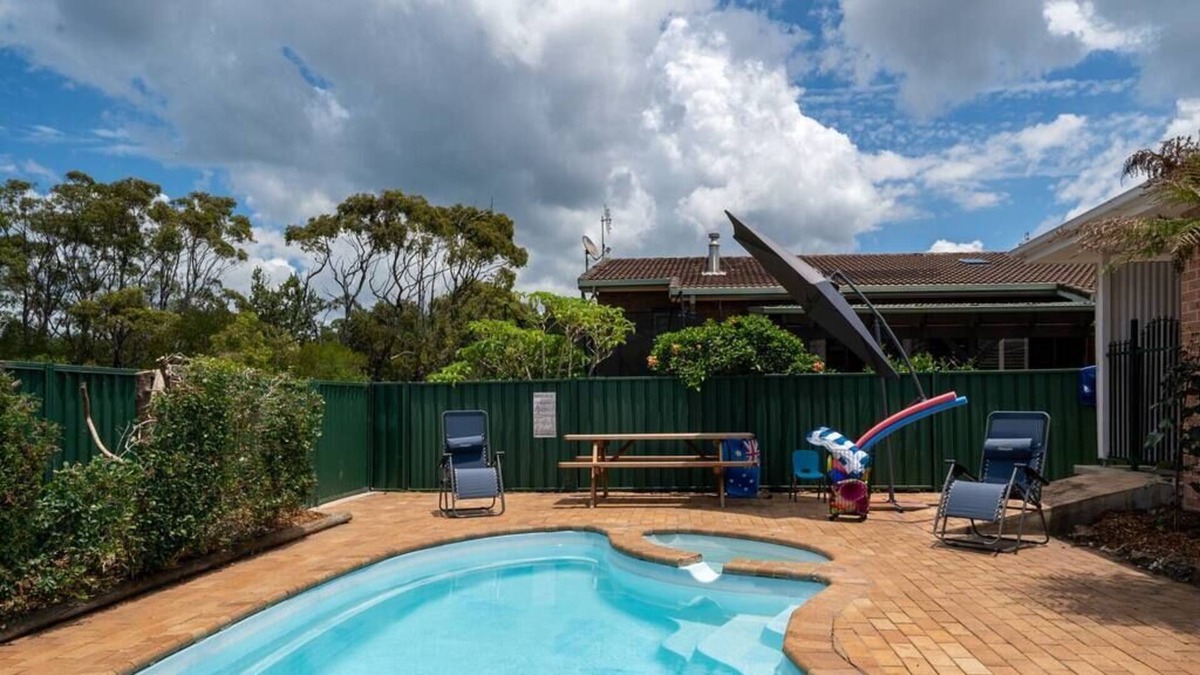 Norah Head House | Heated Pool/ Pets Welcome/ EV Charger