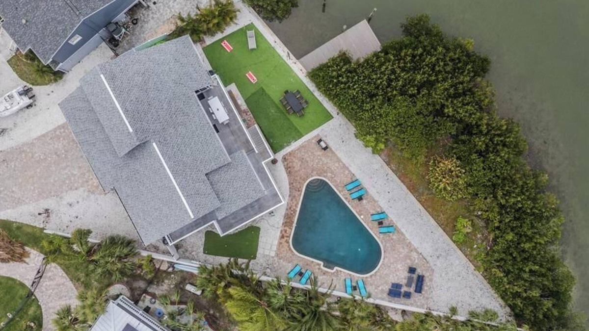 Indian Rocks Beach House | Heated Pool Waterfront Boat Slip Pets Games 7BR