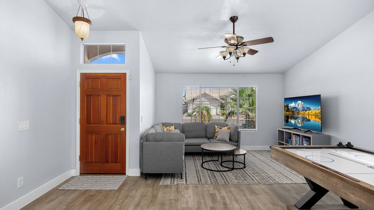 Pivotal Peoria Center House | Heated Pool w/no extra fee - Spacious & Open - Near Sports Facilities