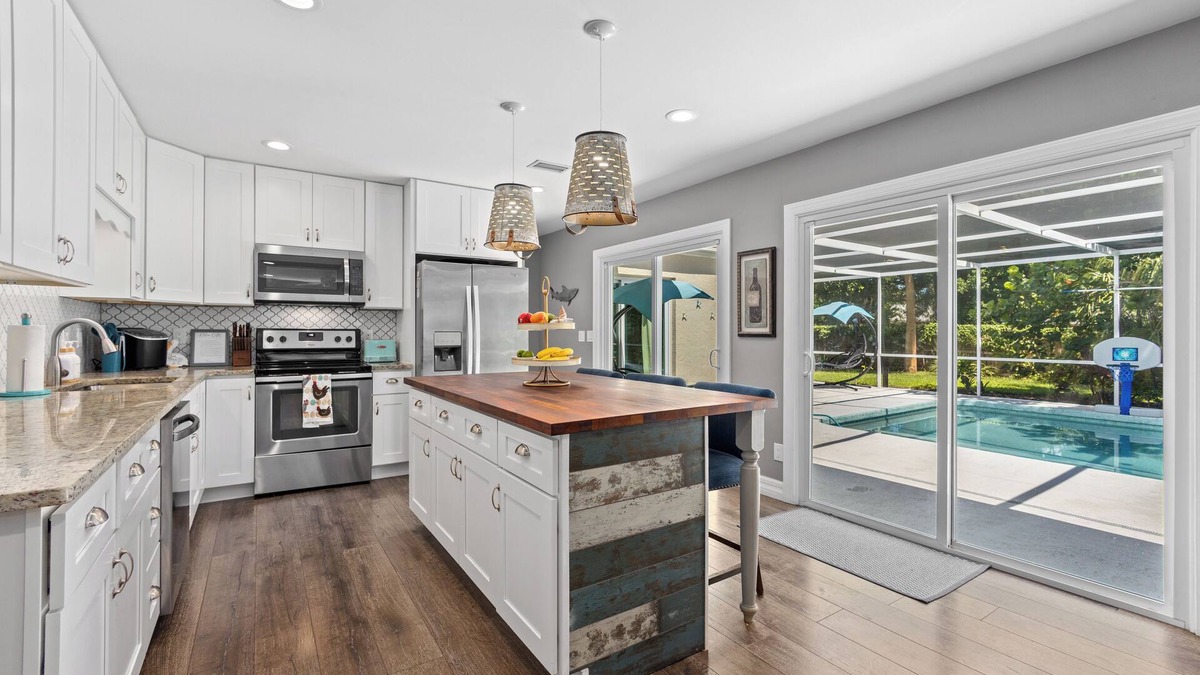 Bradenton House | Heated Saltwater Pool Retreat—Near Beaches!